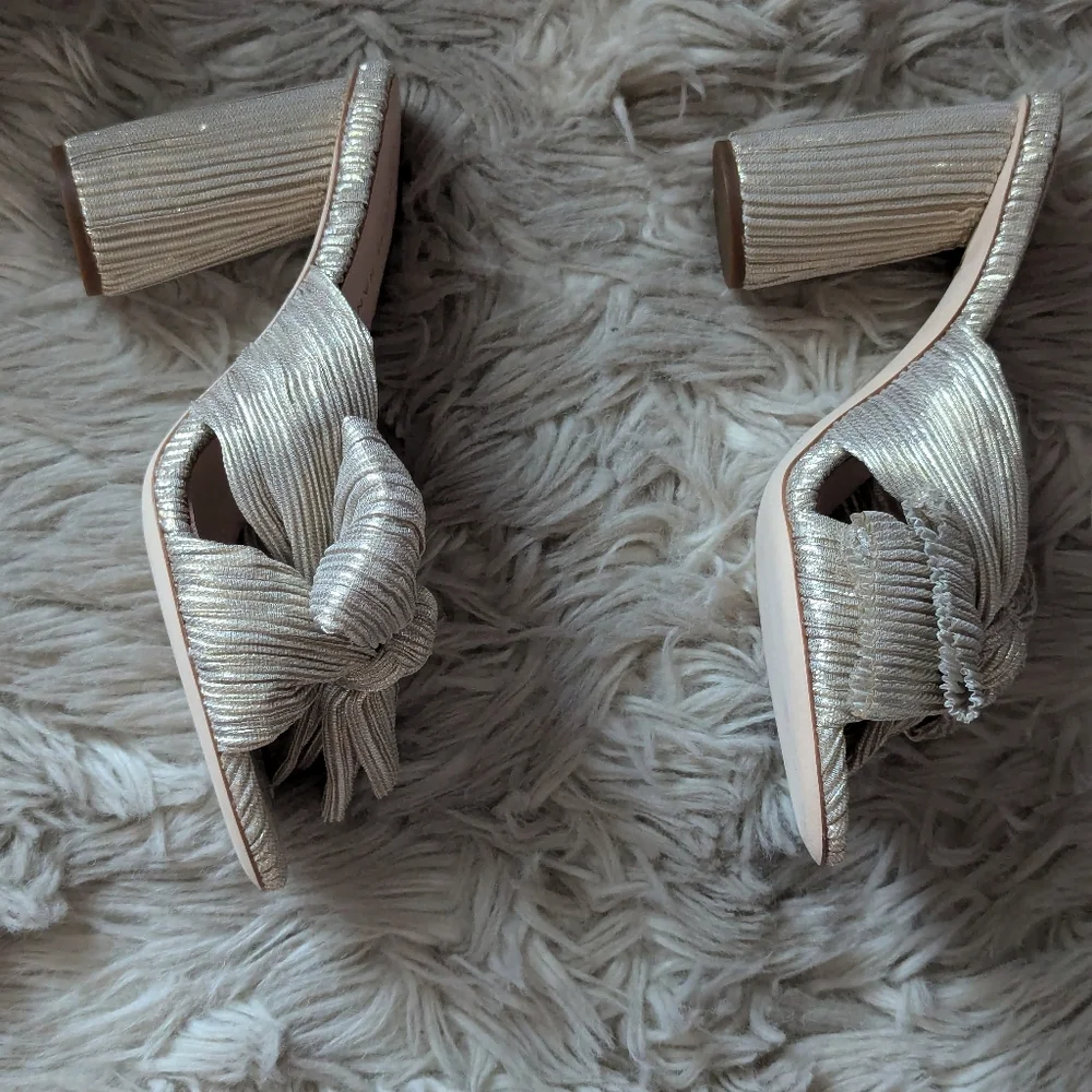 NWT Loeffler Randall Penny Platinum Pleated Bow Heels - Picture 11 of 16